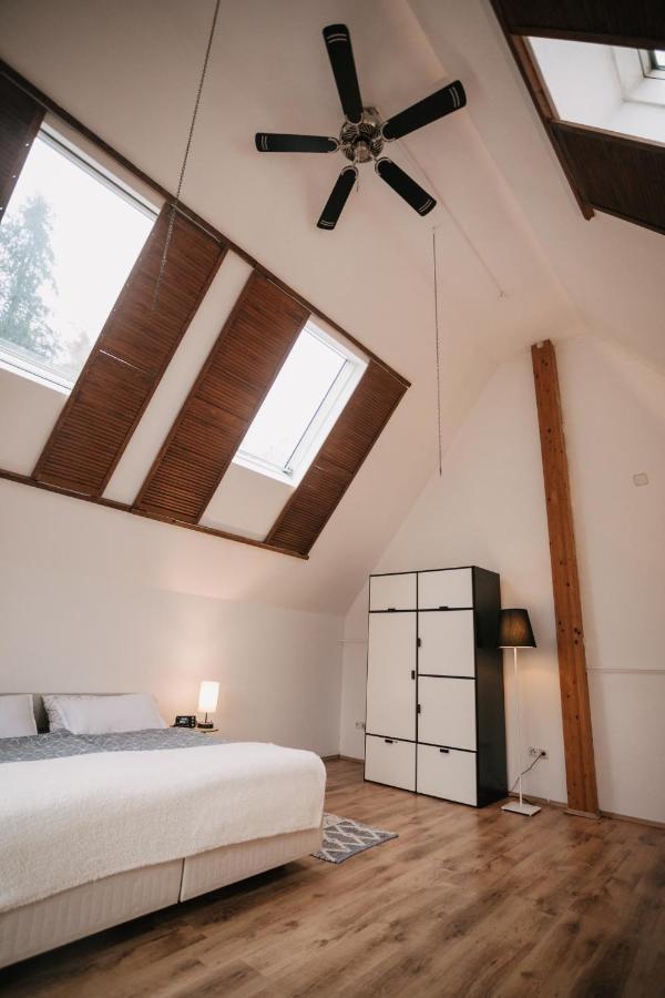 Eigenes Maisonettehaus In Idyllischer Lage Mit Balkon, Nahe Messe, 24H Self-Check In, Gratis Parken Schwabach Exterior foto